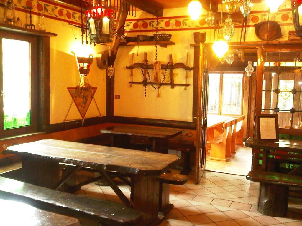 Agriturismo Mezzaluna Malchina Luaran gambar