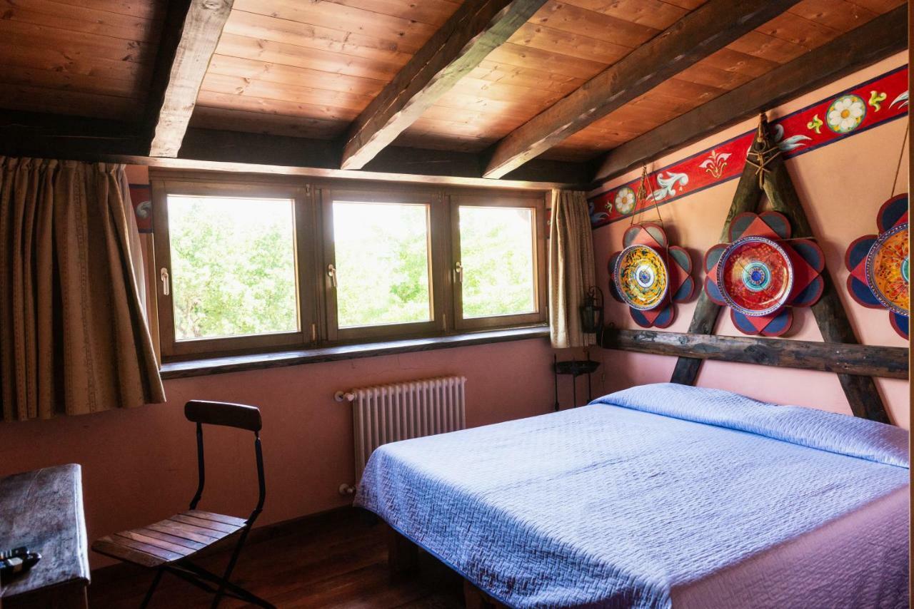 Agriturismo Mezzaluna Malchina Luaran gambar